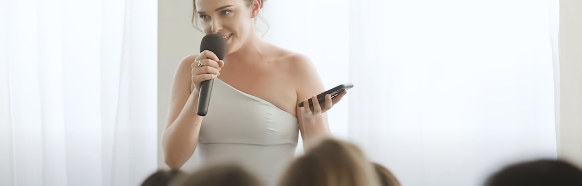 A maid of honour gives a funny speech for her sister.